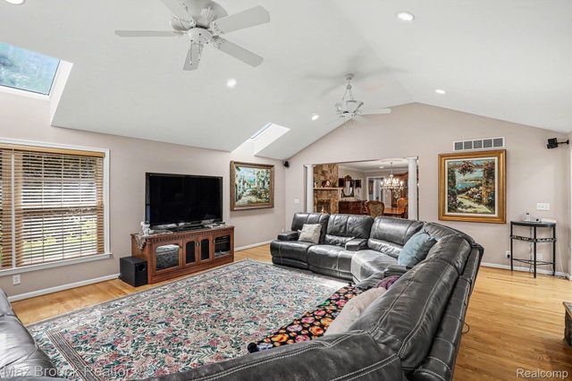 3794 Shellmarr Lane, Bloomfield Hills, MI 48302