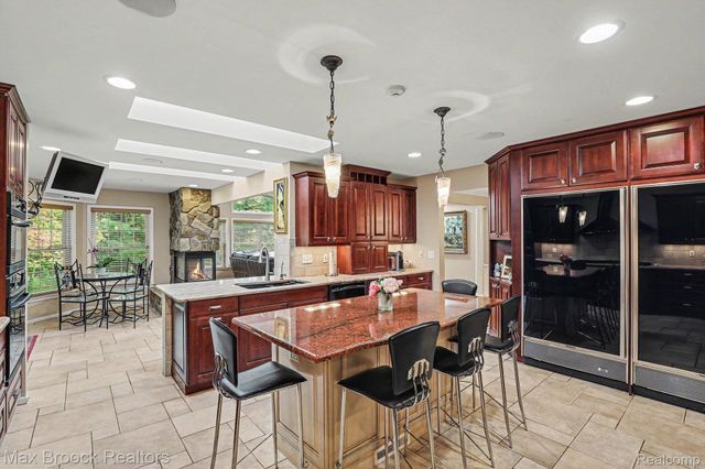 3794 Shellmarr Lane, Bloomfield Hills, MI 48302