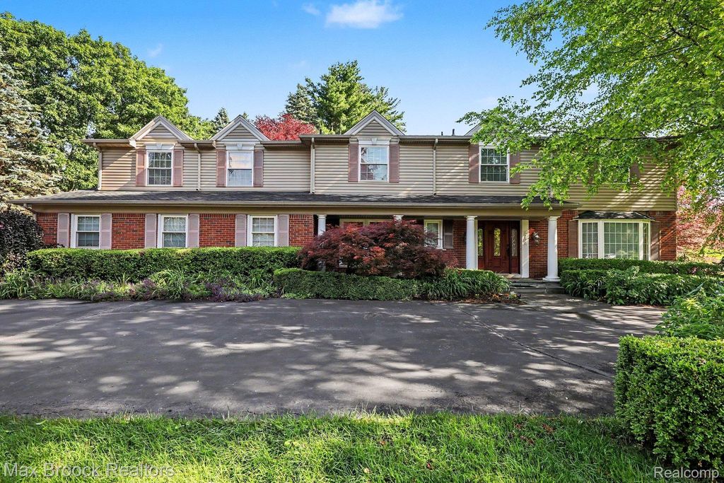 3794 Shellmarr Lane, Bloomfield Hills, MI 48302