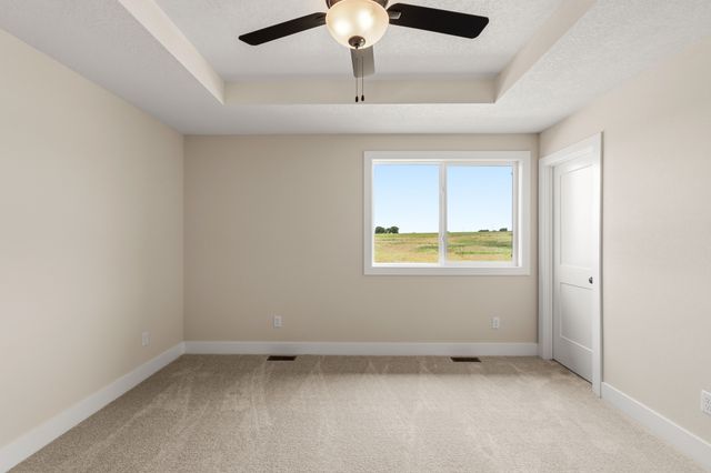 915 Percheeron Lane, Norwalk, IA 50211
