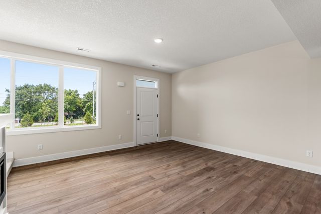 915 Percheeron Lane, Norwalk, IA 50211