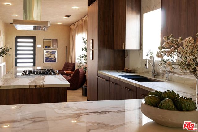 1216 N Virgil Avenue, Los Angeles, CA 90029