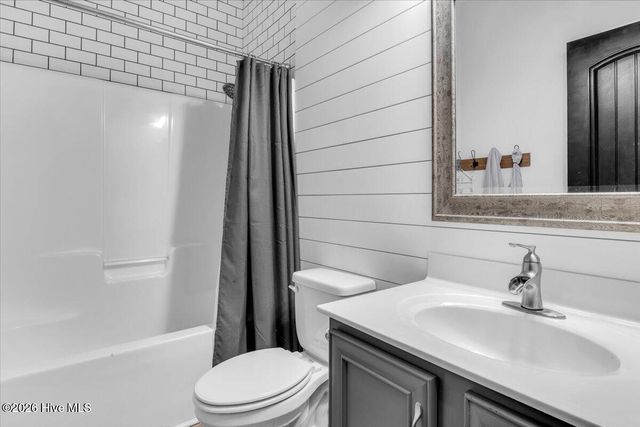 121 Buckhaven Drive, Richlands, NC 28574