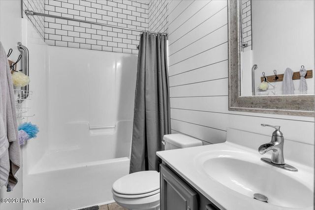 121 Buckhaven Drive, Richlands, NC 28574