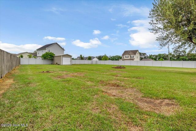 121 Buckhaven Drive, Richlands, NC 28574