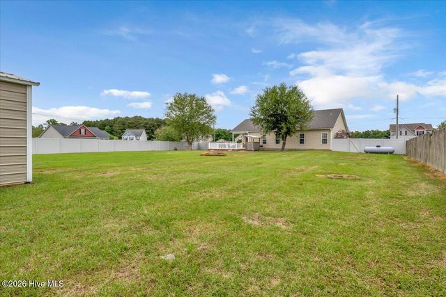 121 Buckhaven Drive, Richlands, NC 28574