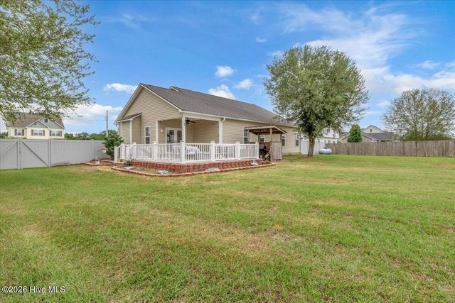 121 Buckhaven Drive, Richlands, NC 28574