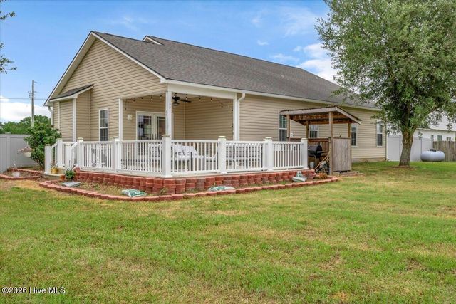 121 Buckhaven Drive, Richlands, NC 28574