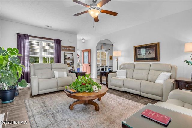 121 Buckhaven Drive, Richlands, NC 28574