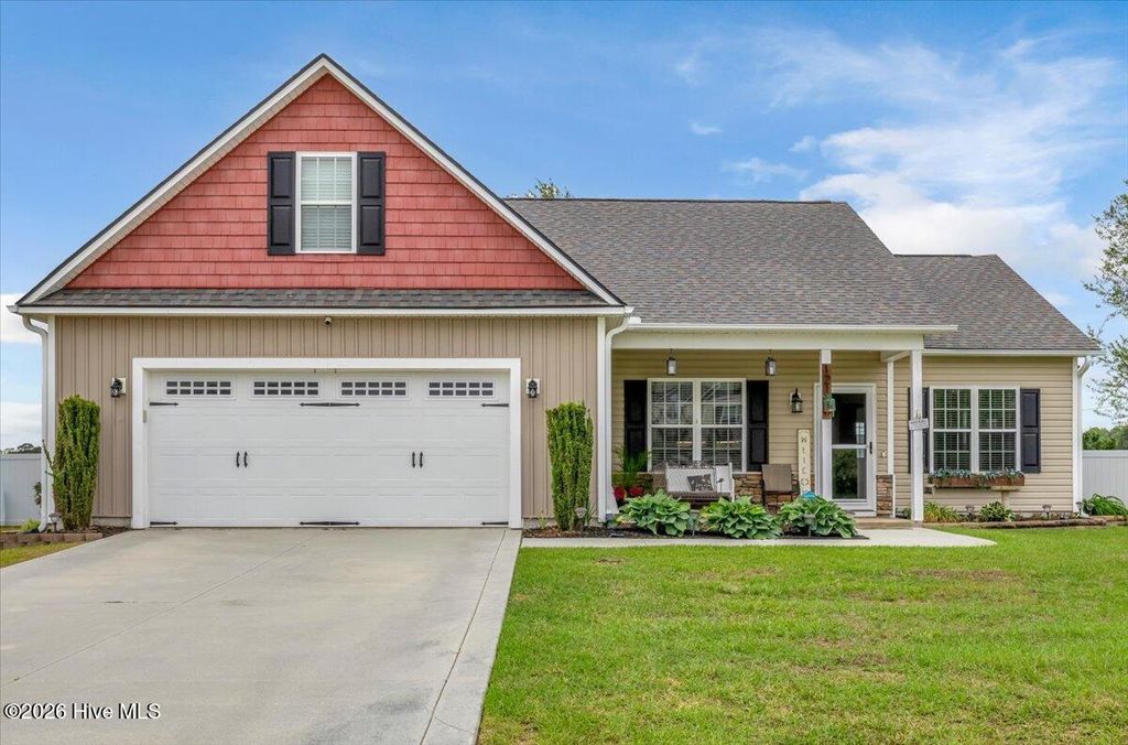 121 Buckhaven Drive, Richlands, NC 28574