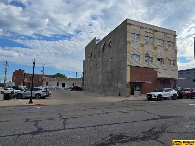 105 N 4th Street, Beatrice, NE 68310