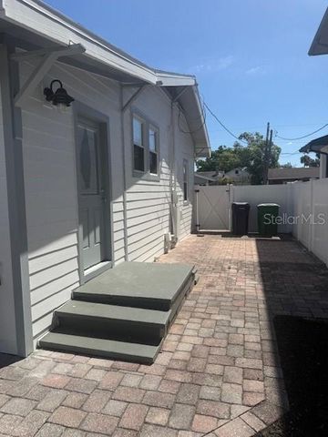 208 N TAMPANIA AVENUE, Tampa, FL 33609