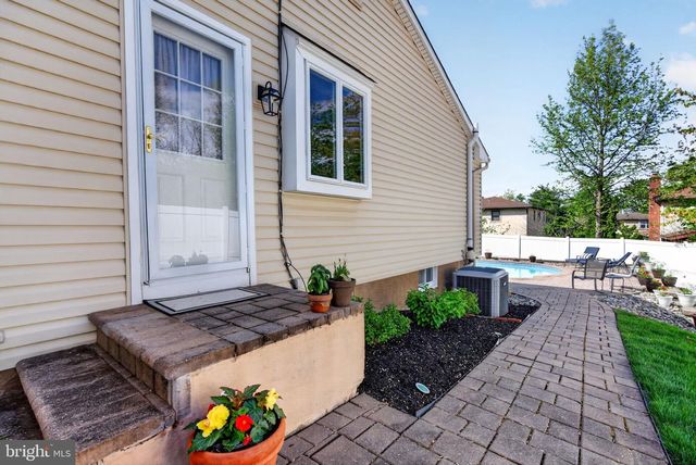 1737 LARK LN, Cherry Hill, NJ 08003