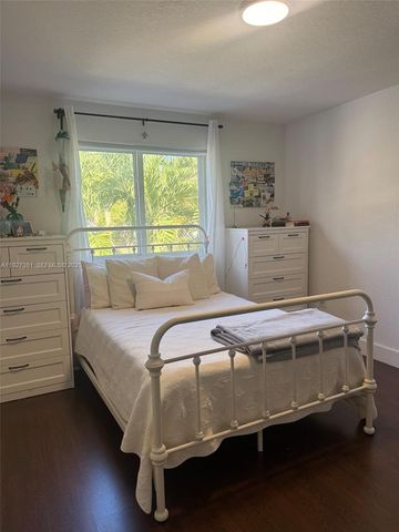 10973 NW 53rd Ln, Doral, FL 33178