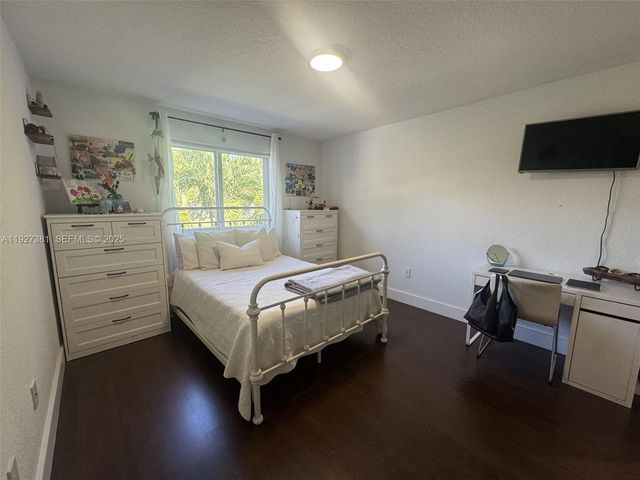 10973 NW 53rd Ln, Doral, FL 33178