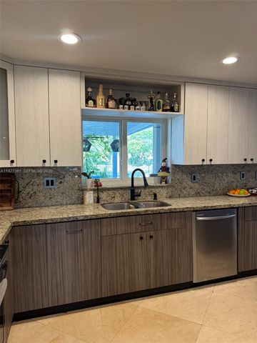 10973 NW 53rd Ln, Doral, FL 33178