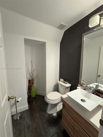 10973 NW 53rd Ln, Doral, FL 33178