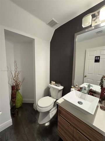 10973 NW 53rd Ln, Doral, FL 33178