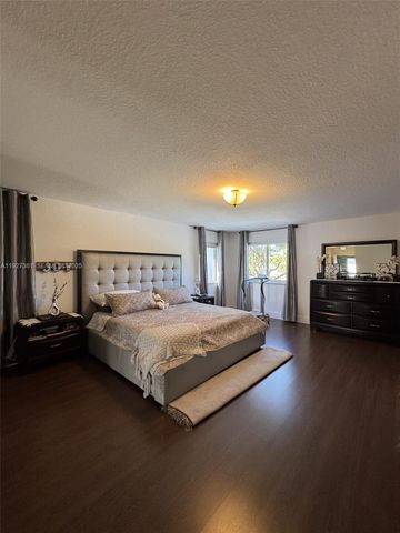 10973 NW 53rd Ln, Doral, FL 33178