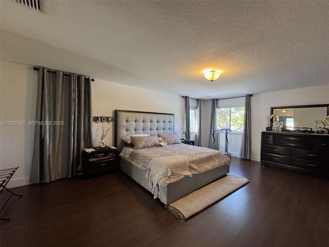 10973 NW 53rd Ln, Doral, FL 33178