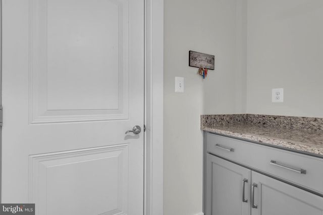 2820 TOWN VIEW CIR, New Windsor, MD 21776