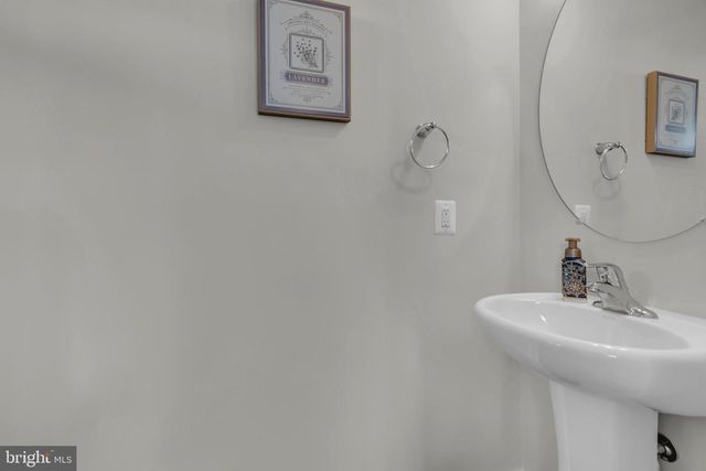 2820 TOWN VIEW CIR, New Windsor, MD 21776