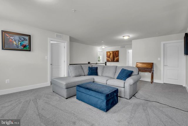 2820 TOWN VIEW CIR, New Windsor, MD 21776