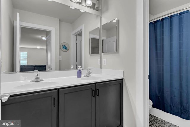 2820 TOWN VIEW CIR, New Windsor, MD 21776