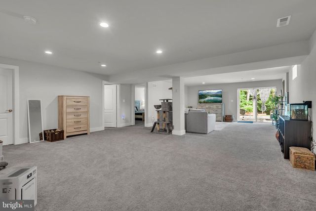 2820 TOWN VIEW CIR, New Windsor, MD 21776