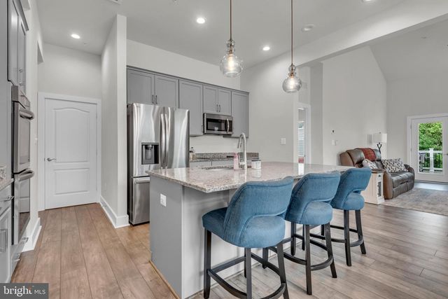 2820 TOWN VIEW CIR, New Windsor, MD 21776