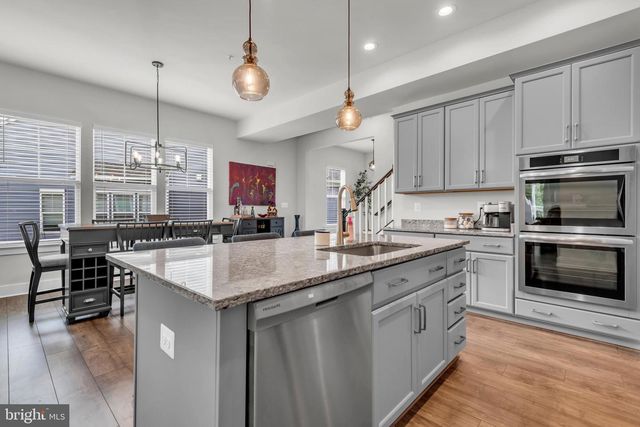 2820 TOWN VIEW CIR, New Windsor, MD 21776