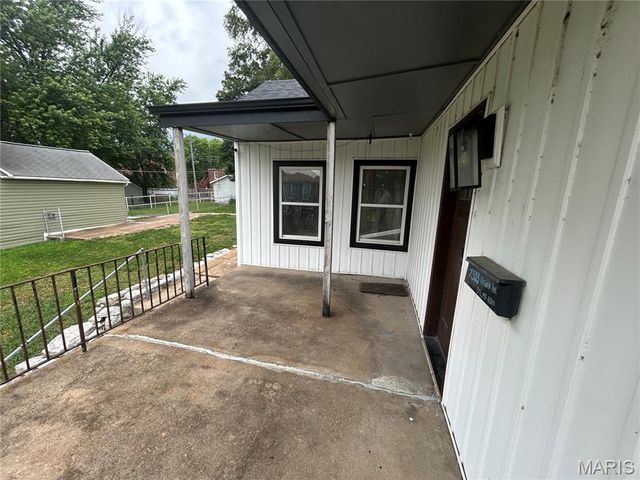 7353 Virginia Avenue, St Louis, MO 63111