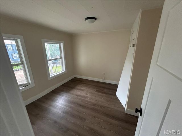 7353 Virginia Avenue, St Louis, MO 63111