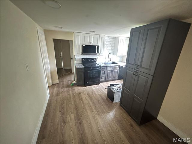 7353 Virginia Avenue, St Louis, MO 63111