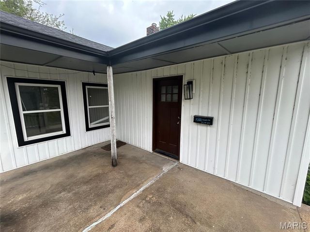 7353 Virginia Avenue, St Louis, MO 63111