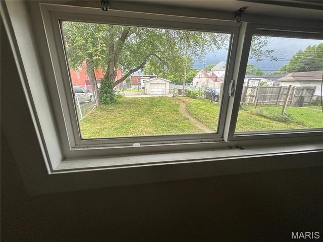 7353 Virginia Avenue, St Louis, MO 63111