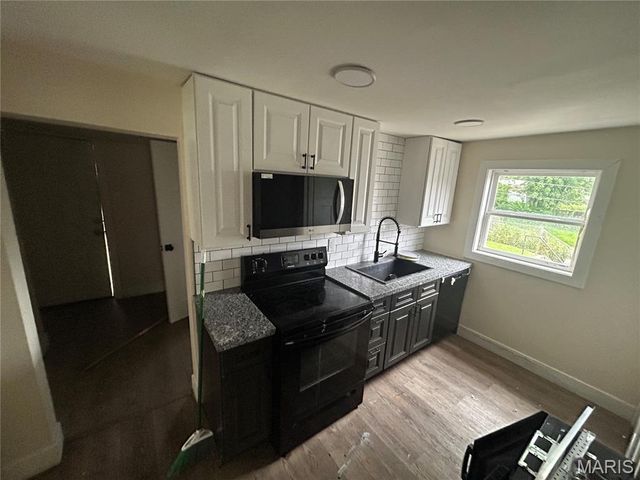 7353 Virginia Avenue, St Louis, MO 63111