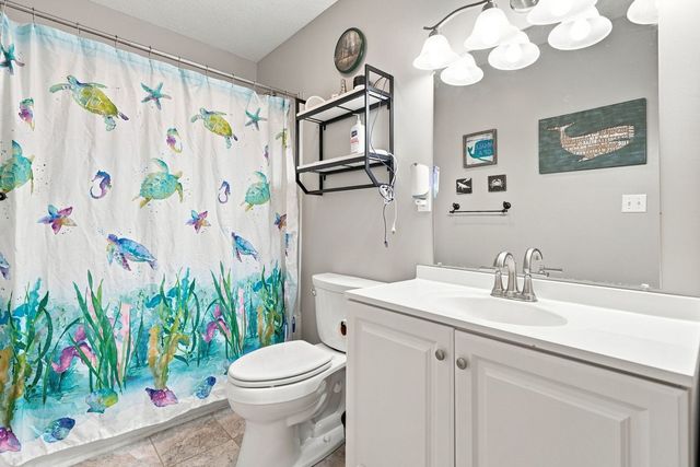 3734 Lorton Avenue, Davenport, IA 52807