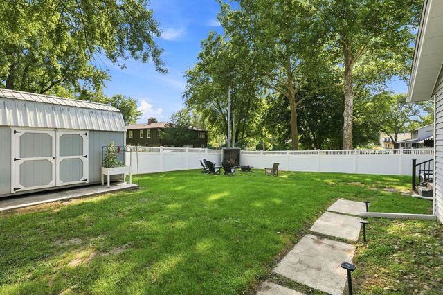 3734 Lorton Avenue, Davenport, IA 52807