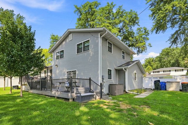 3734 Lorton Avenue, Davenport, IA 52807