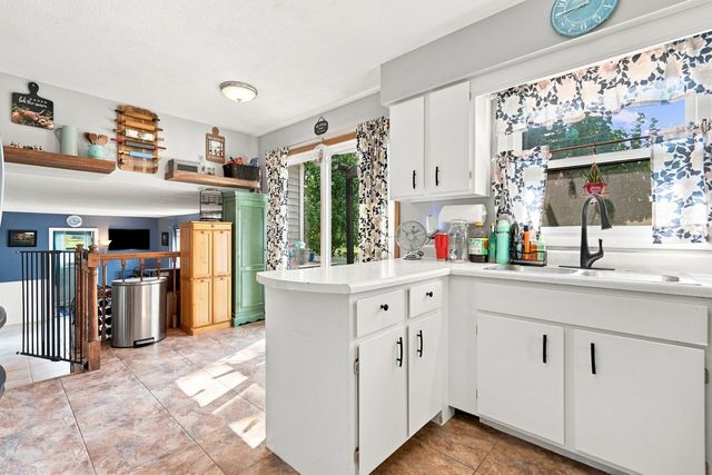 3734 Lorton Avenue, Davenport, IA 52807