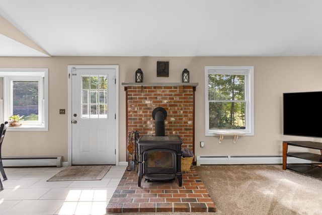 662 NH Route 129, Loudon, NH 03307