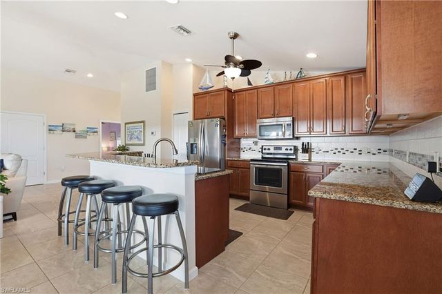 222 Flamingo ST, Fort Myers Beach, FL 33931