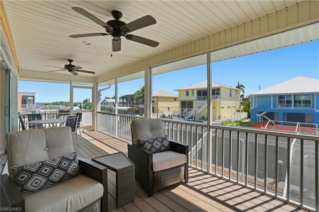 222 Flamingo ST, Fort Myers Beach, FL 33931