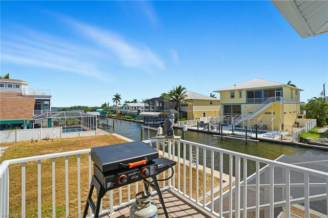 222 Flamingo ST, Fort Myers Beach, FL 33931