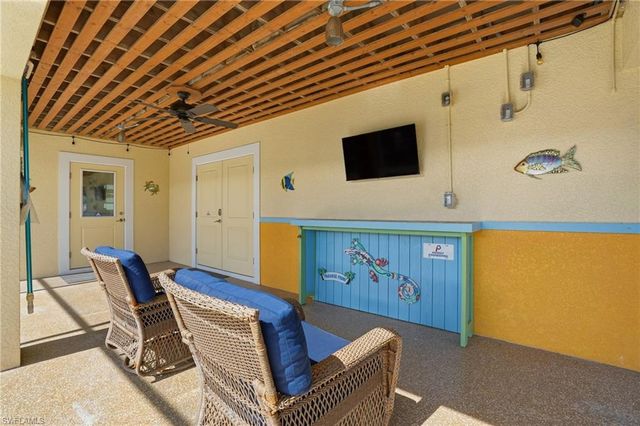 222 Flamingo ST, Fort Myers Beach, FL 33931