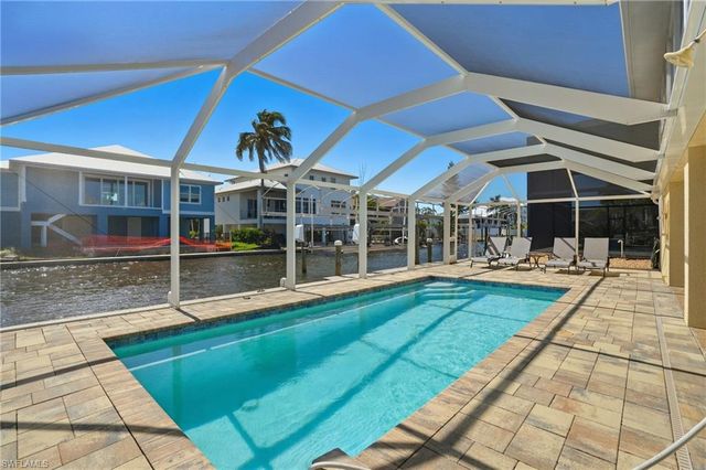 222 Flamingo ST, Fort Myers Beach, FL 33931