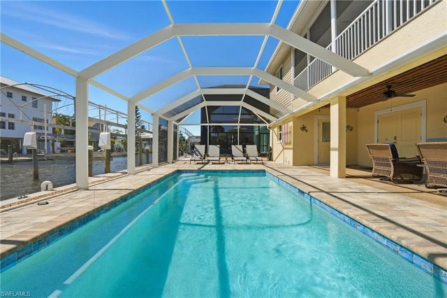 222 Flamingo ST, Fort Myers Beach, FL 33931