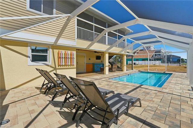 222 Flamingo ST, Fort Myers Beach, FL 33931