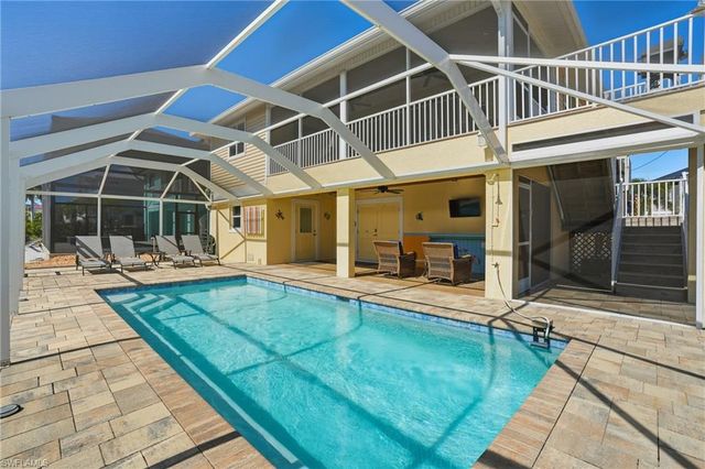 222 Flamingo ST, Fort Myers Beach, FL 33931